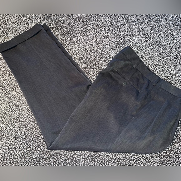 Men’s Stafford Classic Fit Dress Pants - size 36/30 in Charcoal - Picture 2 of 10